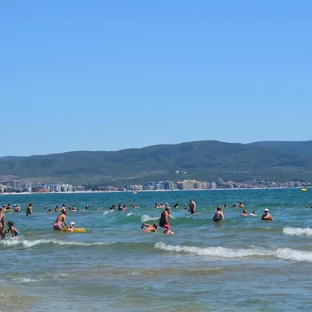 On The Black Sea 别墅 阳光海滩